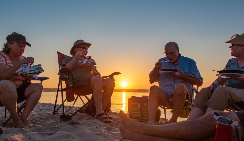 escapees-convergence-beach-dinner (2).jpg