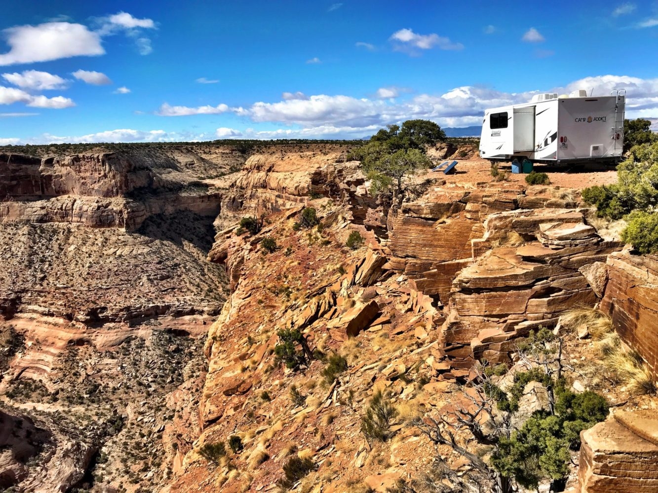 Wedge-Overlook-Utah-scaled-e1575909166957.jpg