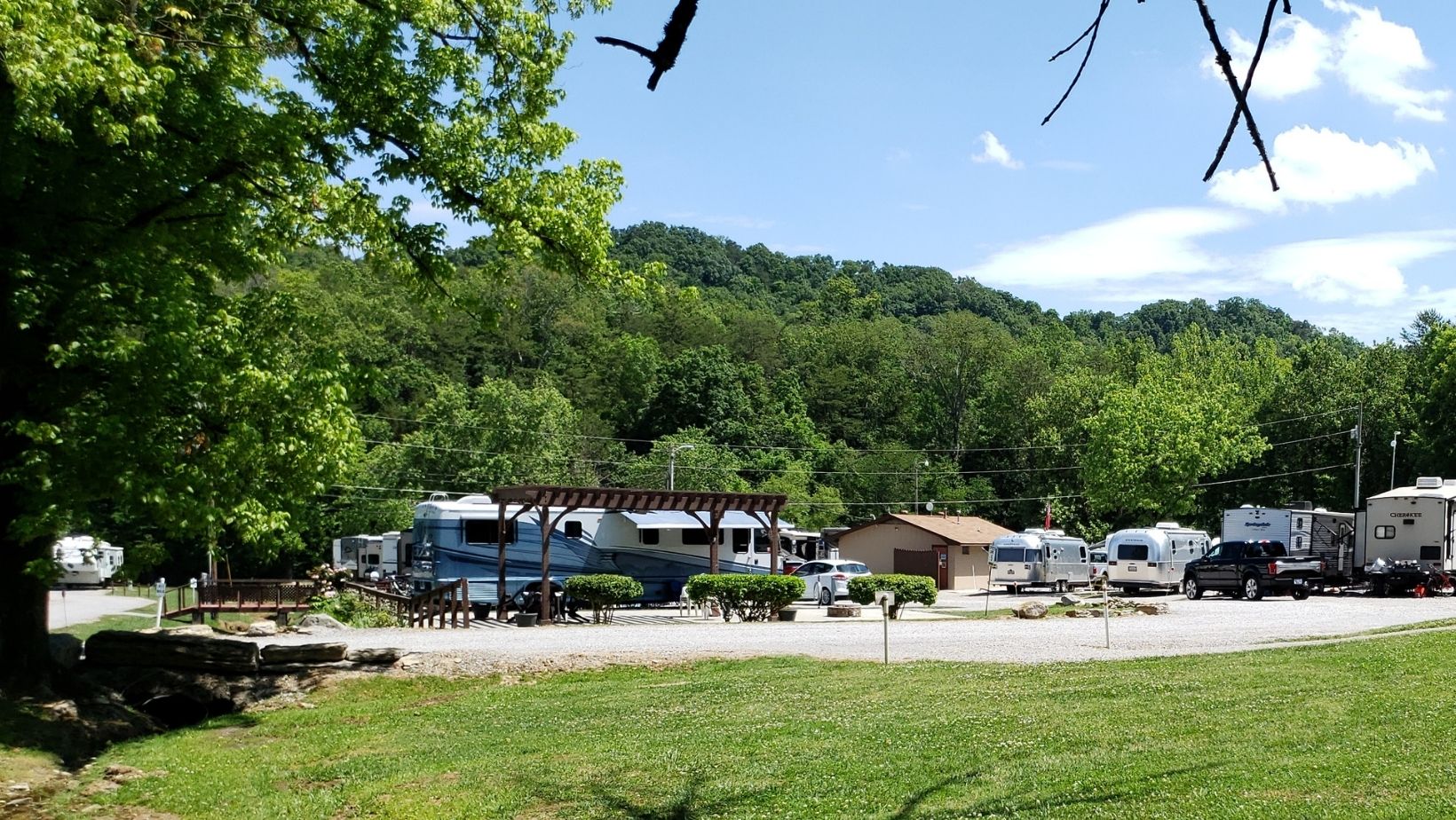 Members can save money at RV parks like Raccoon Valley Escapees RV Park