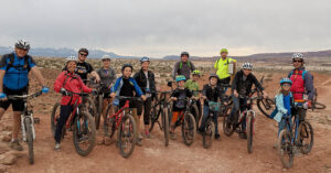 Family-group-mountain-bike-ride 3